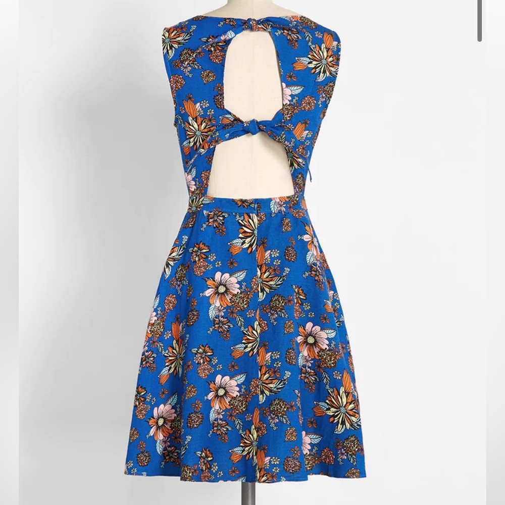 Modcloth Bursting With Optimism Fit and Flare Dress Size 8 - Picture 3 of 11